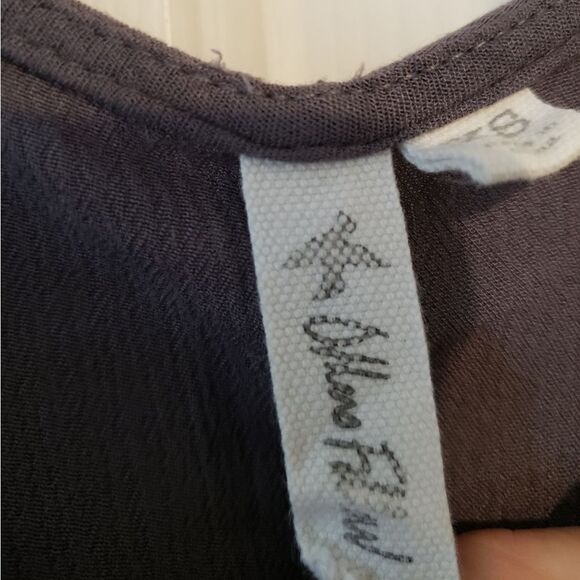 Others Follow Gray Sleeveless Top - Picture 3 of 3